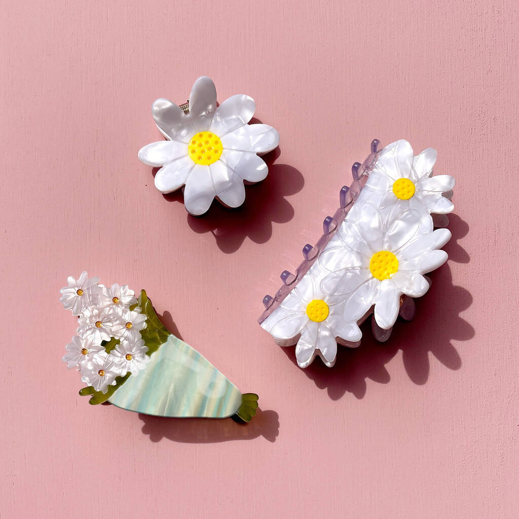 Daisy Flower Resin Claw Hair Clip