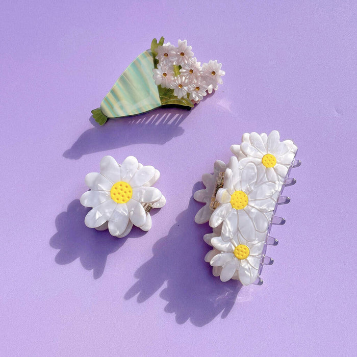 Daisy Flower Resin Claw Hair Clip
