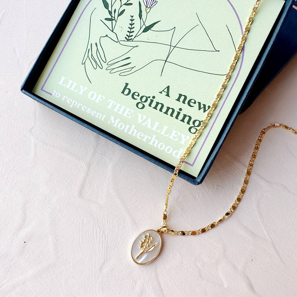 Mother of Pearl Flower Necklace For New Mothers