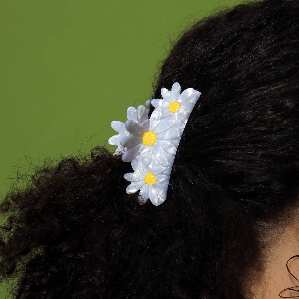 Daisy Flower Resin Claw Hair Clip