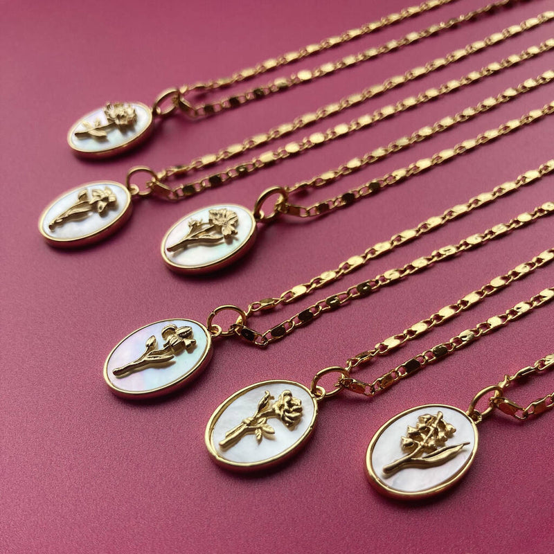 Language of Flowers Pearl and Gold Plate Necklace